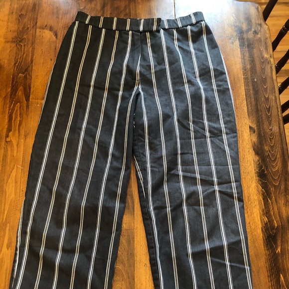 Funky striped flared capris - Picture 2 of 7